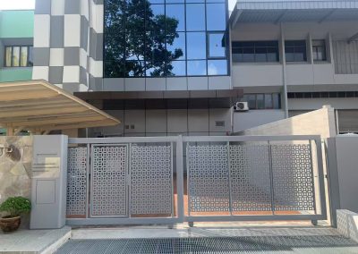 Gate
